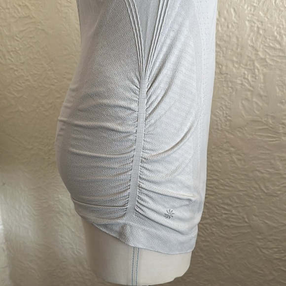 Athleta Speedlight Seamless Tank Top Palest Gray Racerback Sweat Wicking Medium - Picture 8 of 9